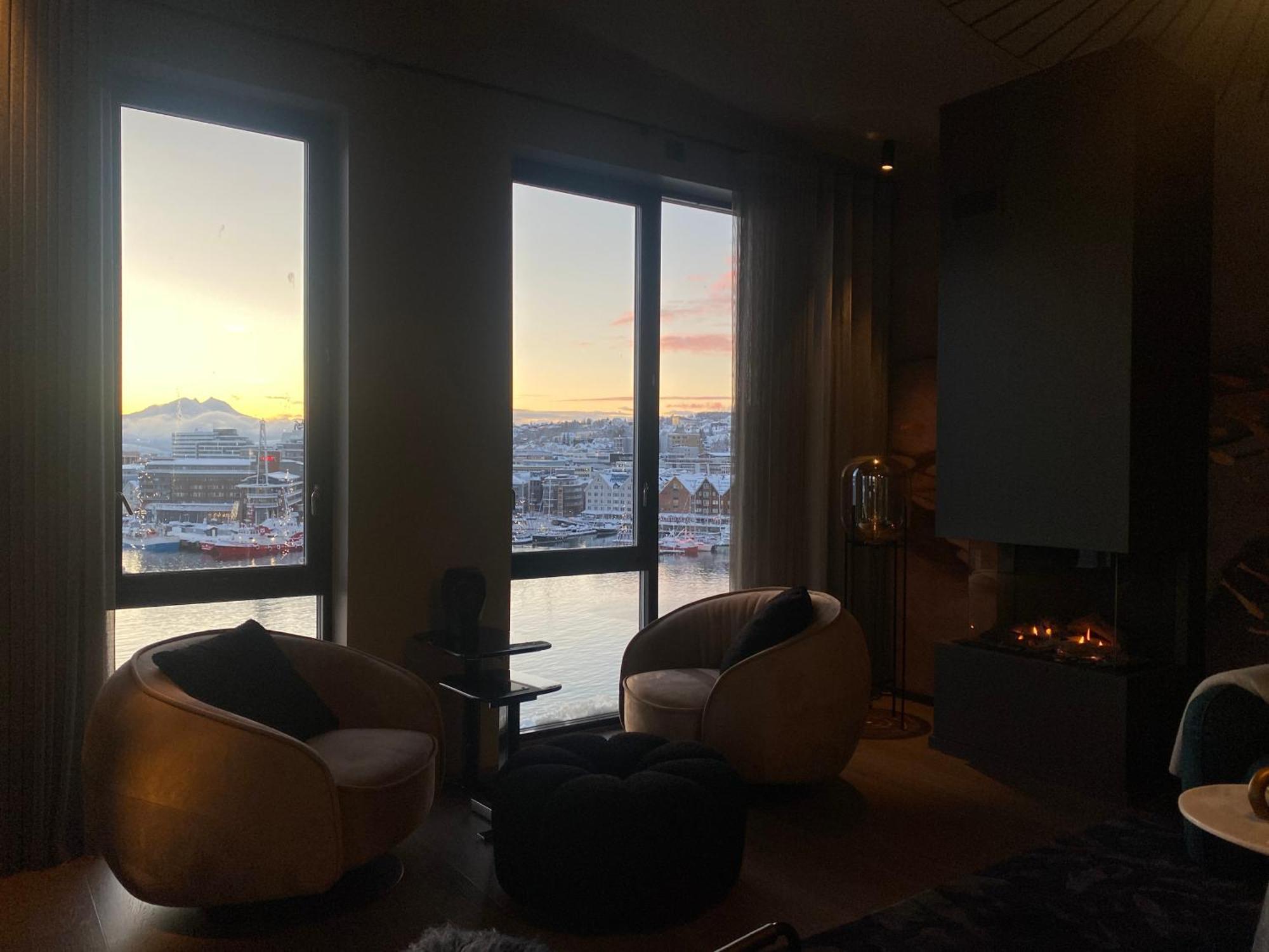 Vindlys Luxury Penthouse Apartment トロムソ エクステリア 写真