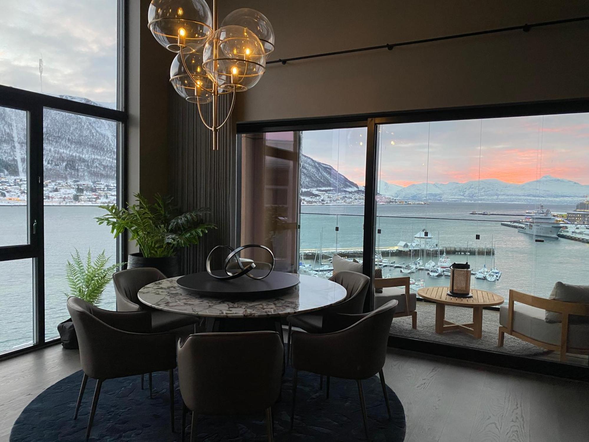 Vindlys Luxury Penthouse Apartment トロムソ エクステリア 写真