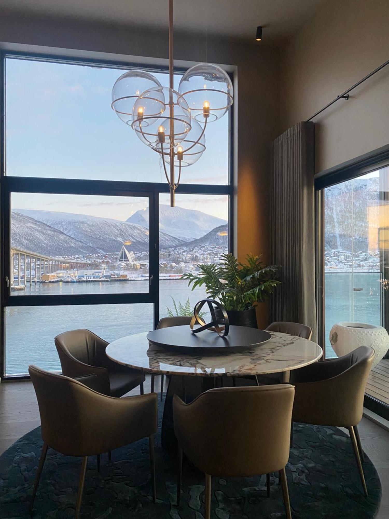 Vindlys Luxury Penthouse Apartment トロムソ エクステリア 写真