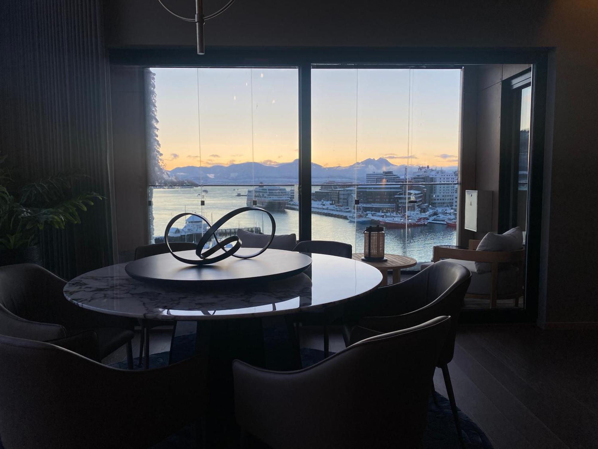 Vindlys Luxury Penthouse Apartment トロムソ エクステリア 写真
