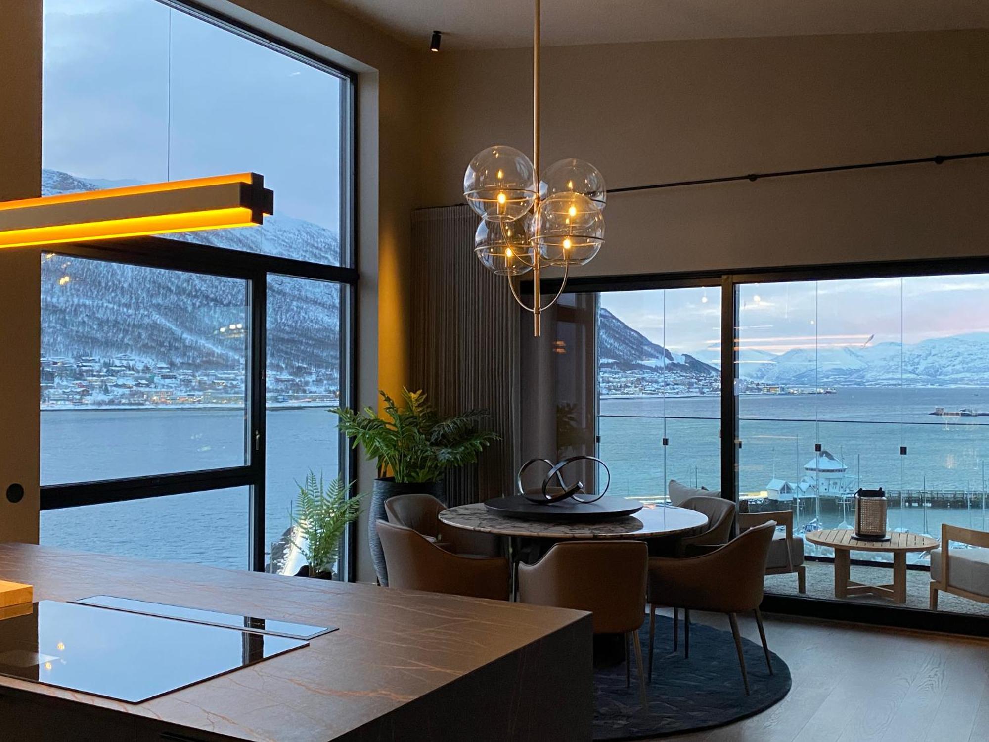 Vindlys Luxury Penthouse Apartment トロムソ エクステリア 写真