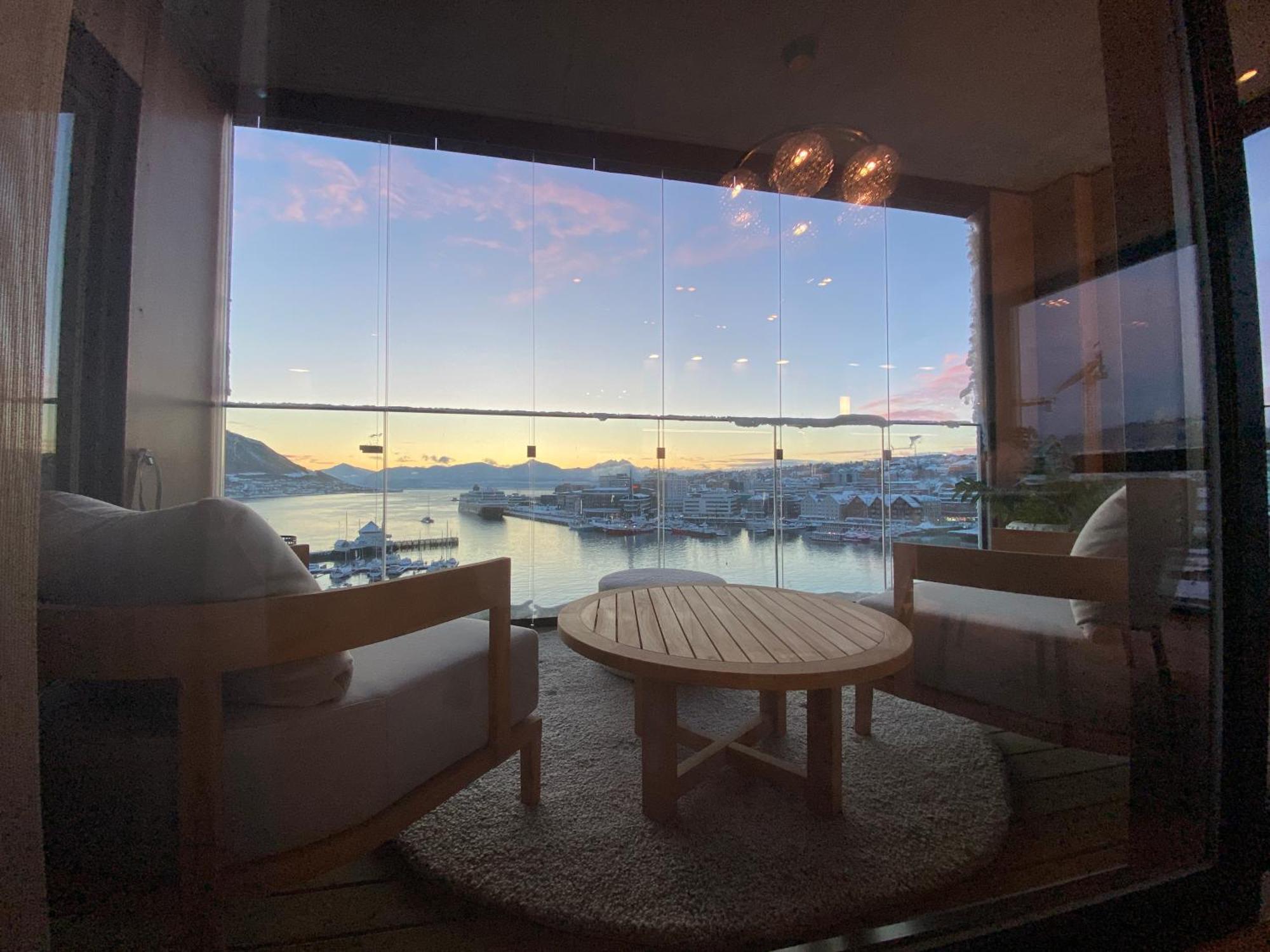 Vindlys Luxury Penthouse Apartment トロムソ エクステリア 写真