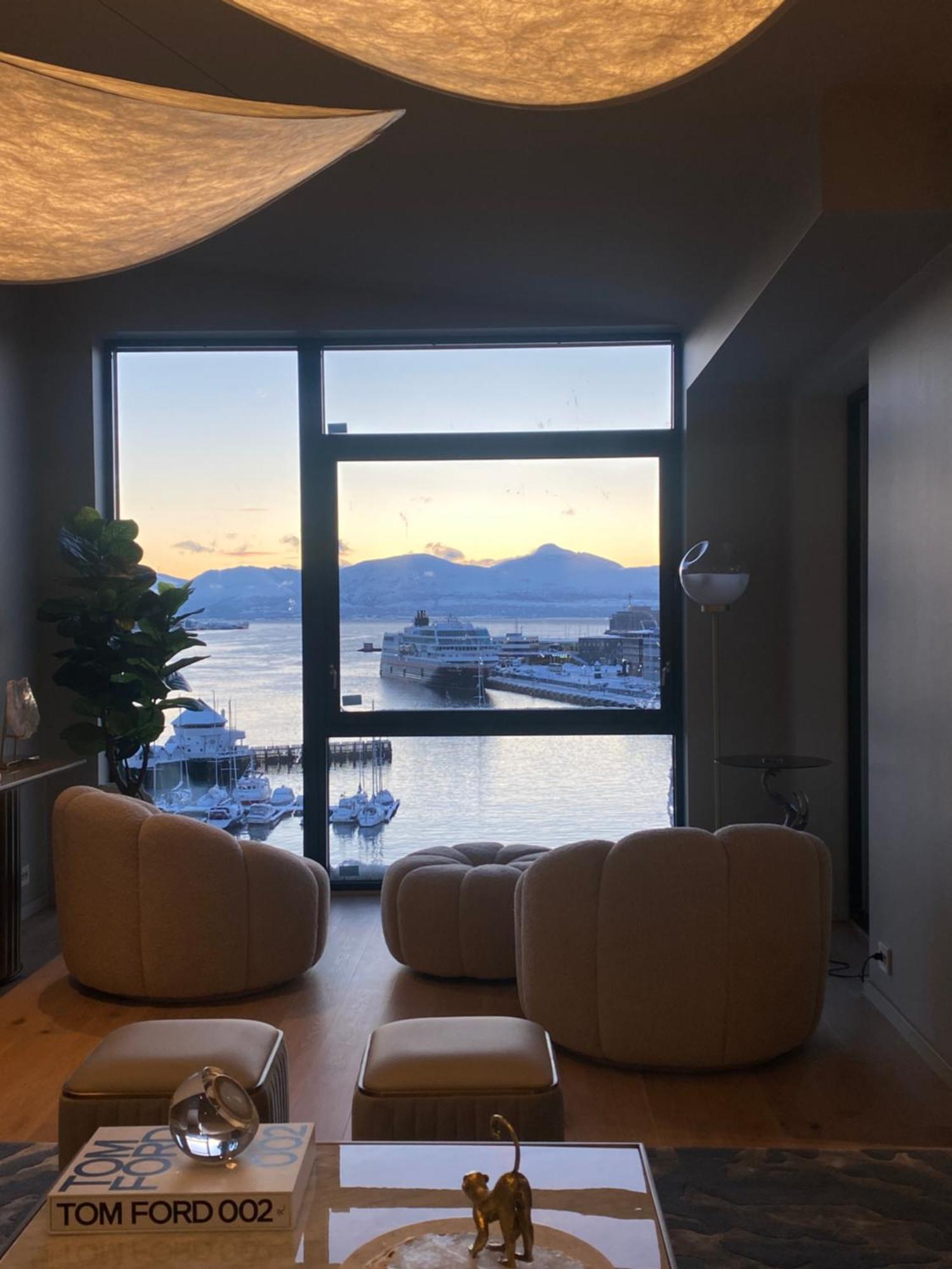 Vindlys Luxury Penthouse Apartment トロムソ エクステリア 写真