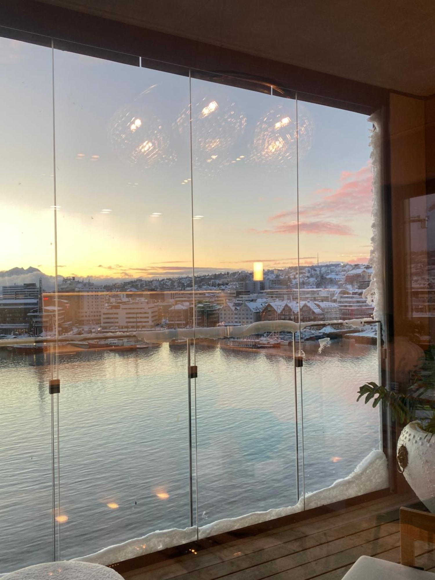 Vindlys Luxury Penthouse Apartment トロムソ エクステリア 写真